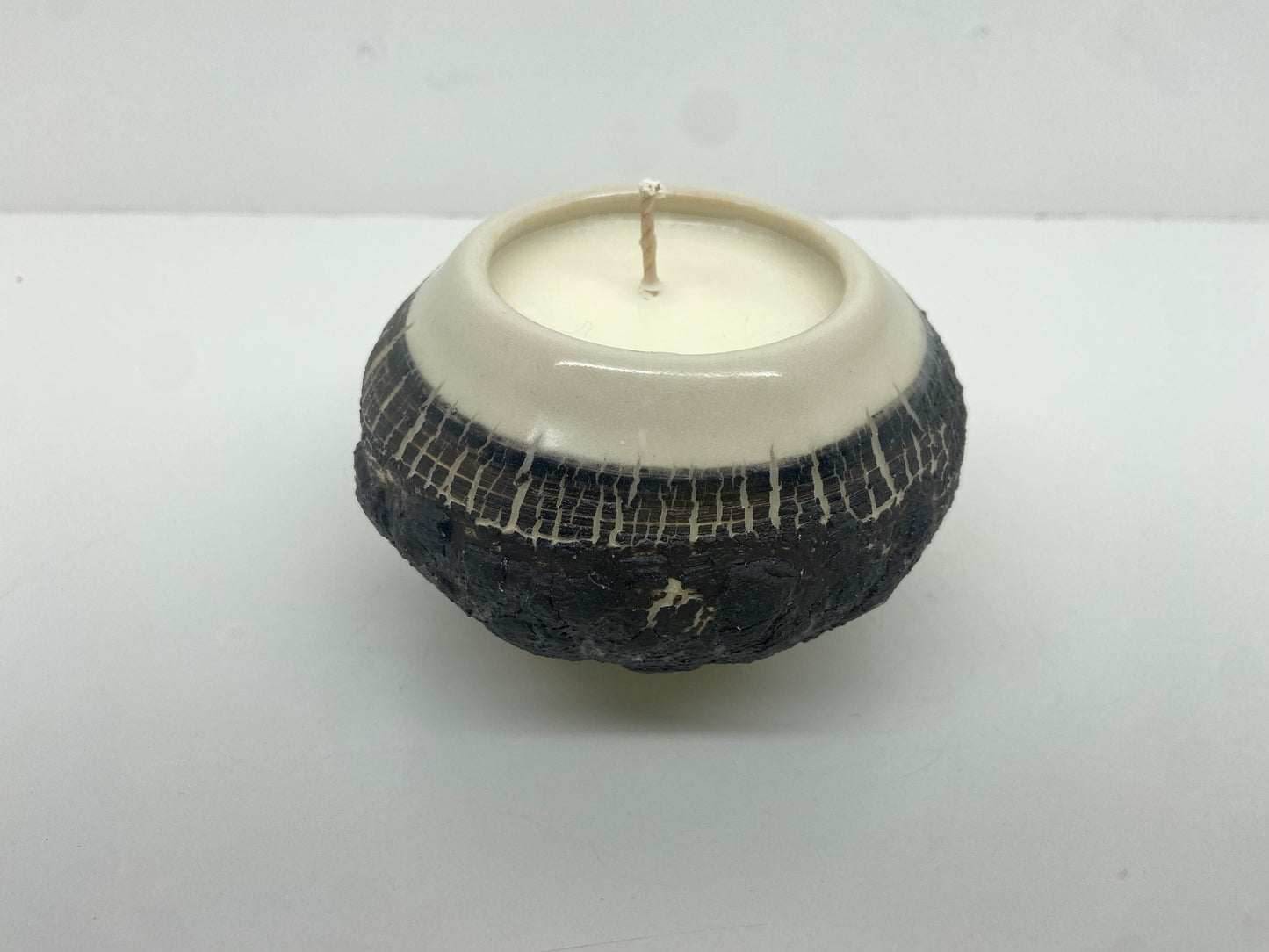 Small Tree-bark inspired patchouli candle
