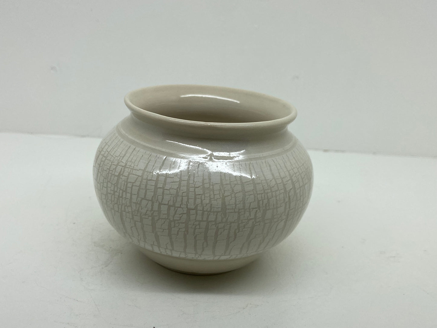 neutral white vessel