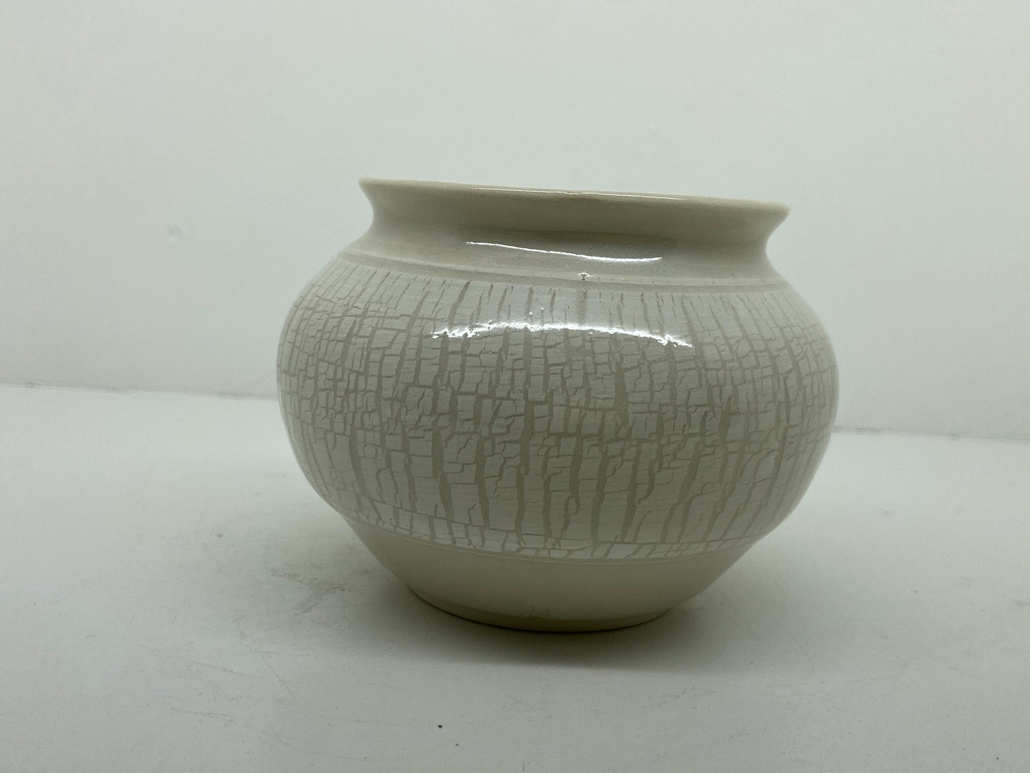 neutral white vessel