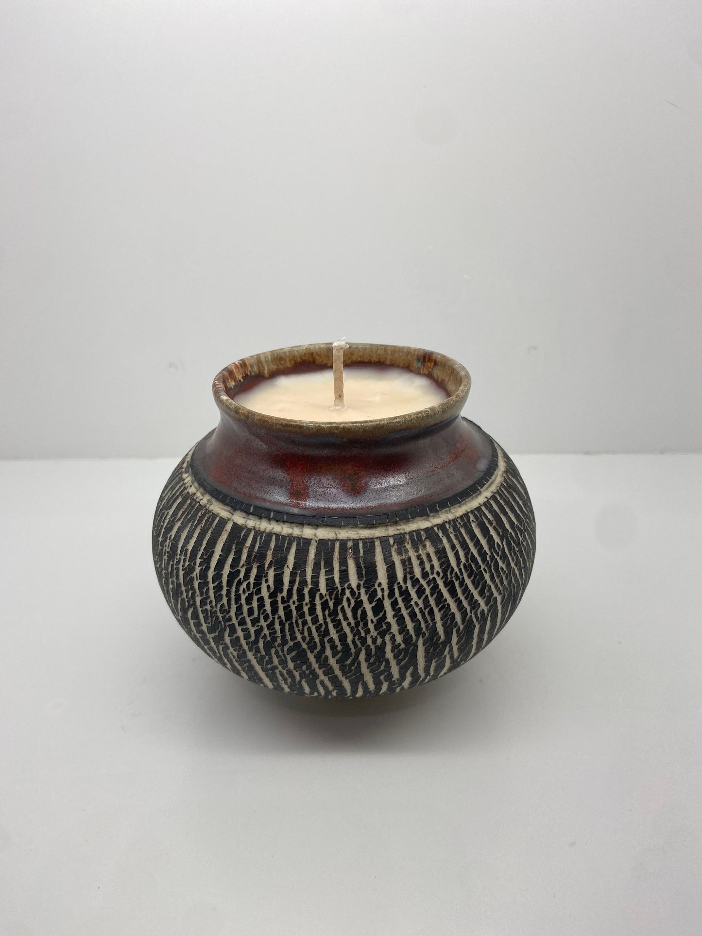 Tomato Red glazed candle with Tuberose scent