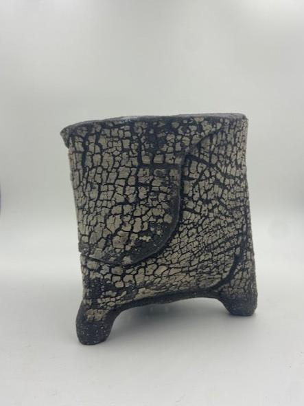 Medium tree bark inspired plant pot