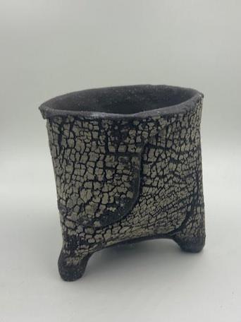 Medium tree bark inspired plant pot